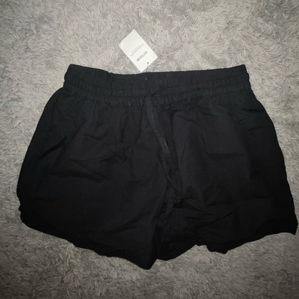 Black comfy shorts!!